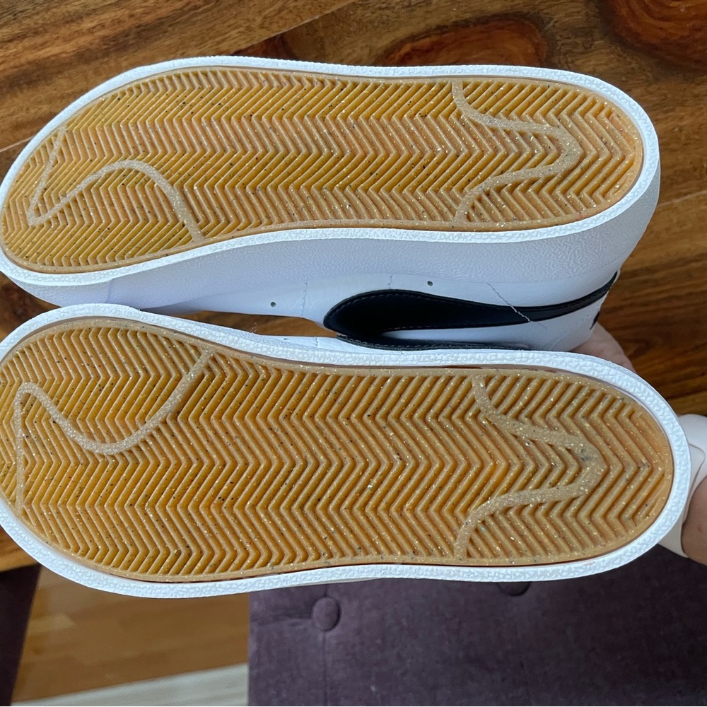 Nike blazer kids size 2 NWOT - Picture 4 of 6